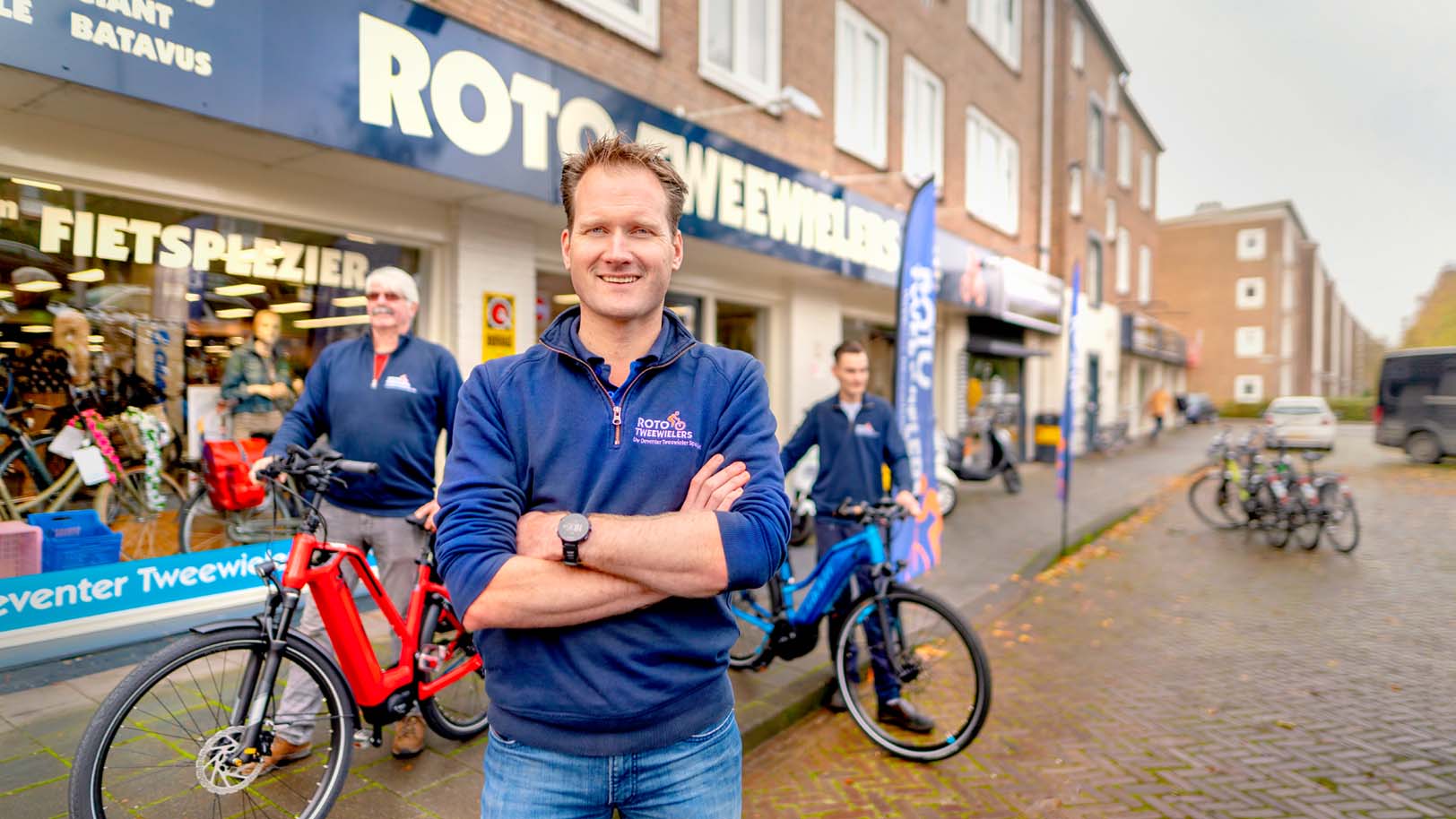 Een echte automan, die nu een fietswinkel runt. Wilco Wolterink van Roto Tweewielers in Deventer had het zelf niet direct bedacht. Maar spijt heeft hij er niet van. Ook op twee wielen draait het om mobiliteit en vooral: ondernemerschap.